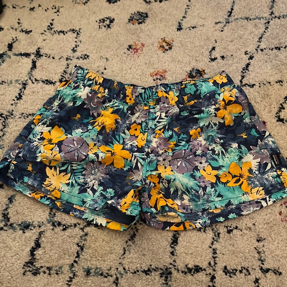 Women’s Patagonia shorts!